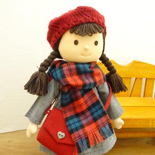 手作り 着せ替え 人形 ピンタック ワンピース チェック ストール 女の子 28cmサイズ_12