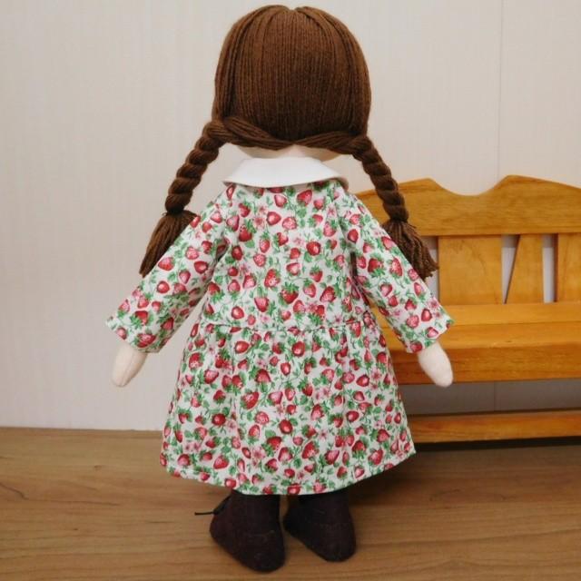 ハンドメイド着せ替え人形　白いカーデ ハンドメイド 着せ替え人形 白いカーディガンさん ハンドメイド