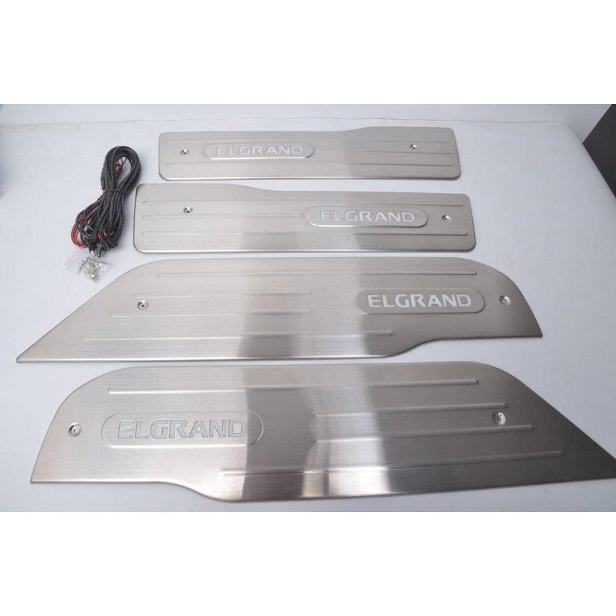 hideエルグランドe52用LEDスカッフプレート 高品質！新品 エルグランドE52専用 LEDスカッフプレート 鏡面仕上げ