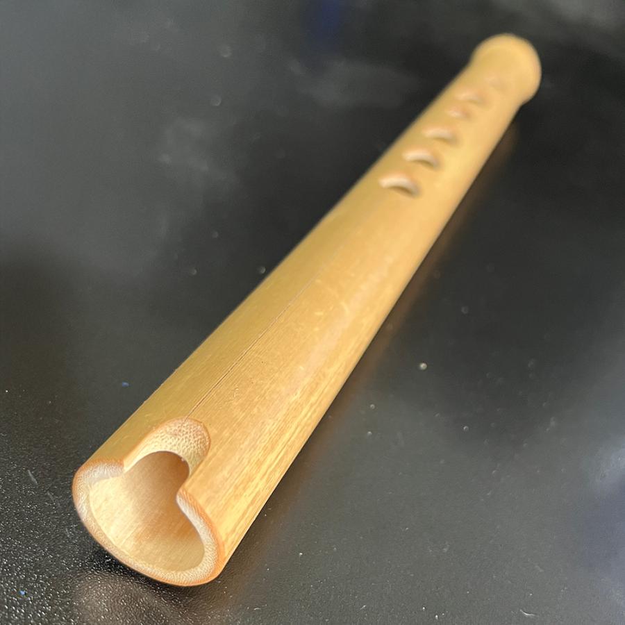 ケーナ（QUENA) アンデスの民族楽器 b管 左2指右4指使い手の小さい方