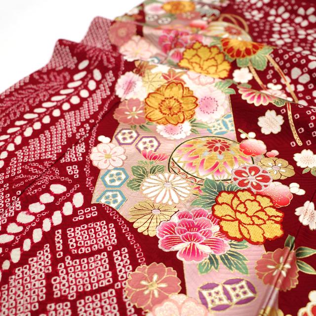 振袖 袷 着物 絞り 金駒刺繍 金彩加工 濃赤 道長 鞠 四季の花 花 振袖 袷 着物 絞り 金駒刺繍 金彩加工 濃赤 道長 鞠 四季の花 花