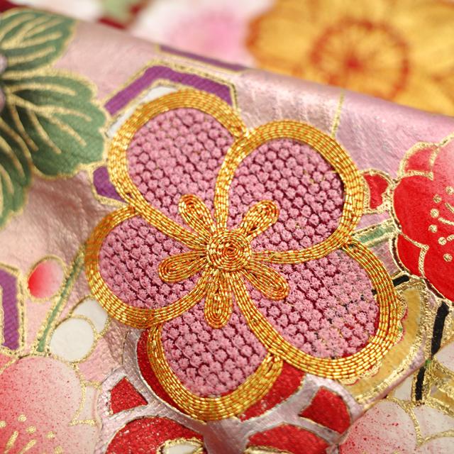 振袖 袷 着物 絞り 金駒刺繍 金彩加工 濃赤 道長 鞠 四季の花 花 振袖 袷 着物 絞り 金駒刺繍 金彩加工 濃赤 道長 鞠 四季の花 花