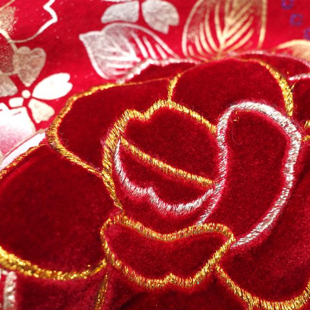 振袖 着物 長襦袢 2点 セット 金彩加工 赤 バラ 薔薇 牡丹 蝶 振袖 着物 長襦袢 2点 セット 金彩加工 赤 バラ 薔薇 牡丹 蝶
