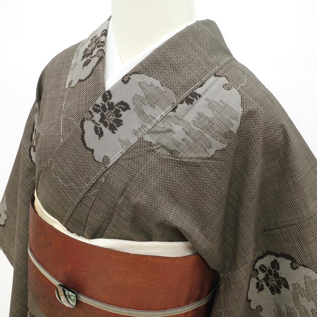 本場大島紬 袷 着物 正絹 7マルキ 一元式 黒こげ茶 雪輪 花 本場大島紬 袷 着物 正絹 7マルキ 一元式 黒こげ茶 雪輪 花