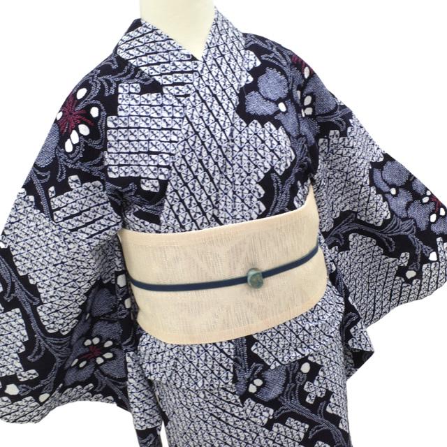 夏物 本場有松鳴海絞り 浴衣 未使用 木綿 濃紺 × 白 草花 夏物 本場有松鳴海絞り 浴衣 未使用 木綿 濃紺 × 白 草花