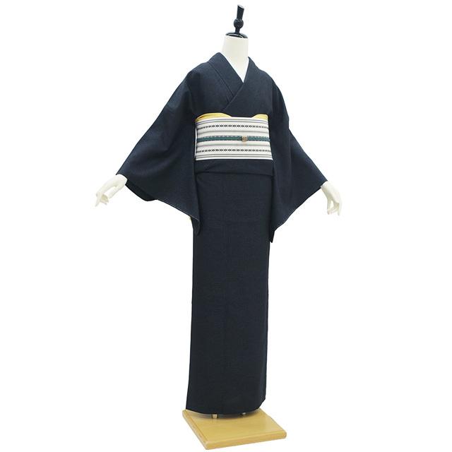 御召 単衣 着物 未使用 正絹 春 秋 お召 先染め 織り 黒 紺 変わり市松 新古品 仕立て上がり 身丈160 裄丈67 Ｍサイズ みやがわ sb17088 御召 単衣 着物 未使用 正絹 春 秋 お召 先染め 織り 黒 紺 変わり市松