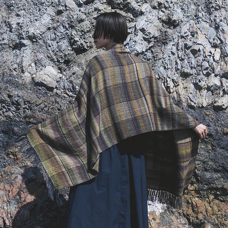 寒さ対策 工房織座 AYA KASURI DYED WOOL CHECK SHAWL アヤ ウール カスリチェック ショール イエロー/グリーン/レッド/パープル ウール100% 日本製｜miyata｜08