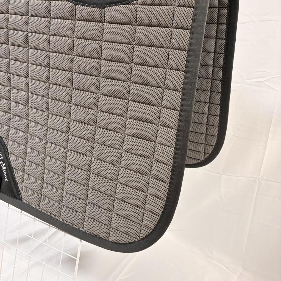 LeMieux ウルトラグリップ 馬場用サドルパッド 乗馬ゼッケン ゼッケン