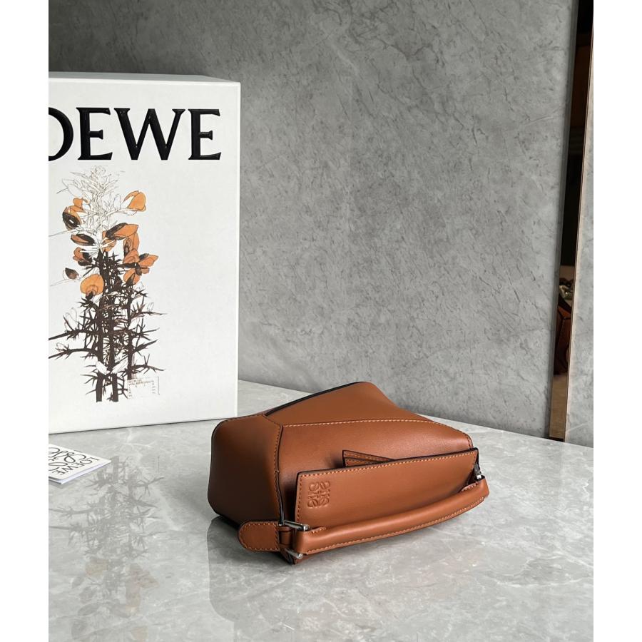 LOEWE ロエベ loewe レザー ショルダーバッグ 大人気 トート LOEWE ロエベ loewe レザー ショルダーバッグ 大人気 トート