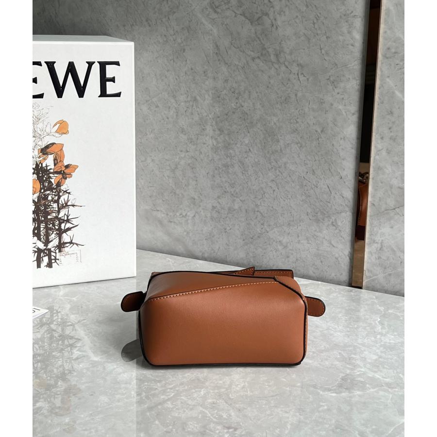LOEWE ロエベ loewe レザー ショルダーバッグ 大人気 トート LOEWE ロエベ loewe レザー ショルダーバッグ 大人気 トート