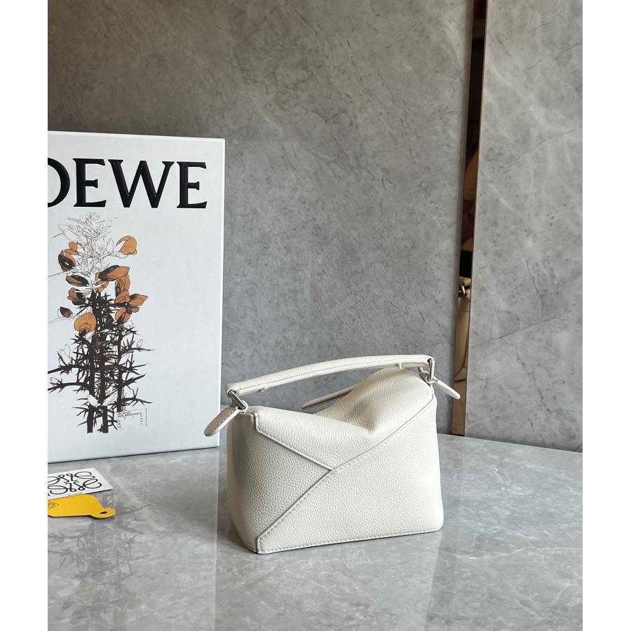 LOEWE ロエベ loewe レザー ショルダーバッグ 大人気 トートバッグ 2WAY ハンドバッグ パズル ミニ PUZZLE 新品 パズルバッグ ブランド レディース バッグ｜miyukigahara-store｜03