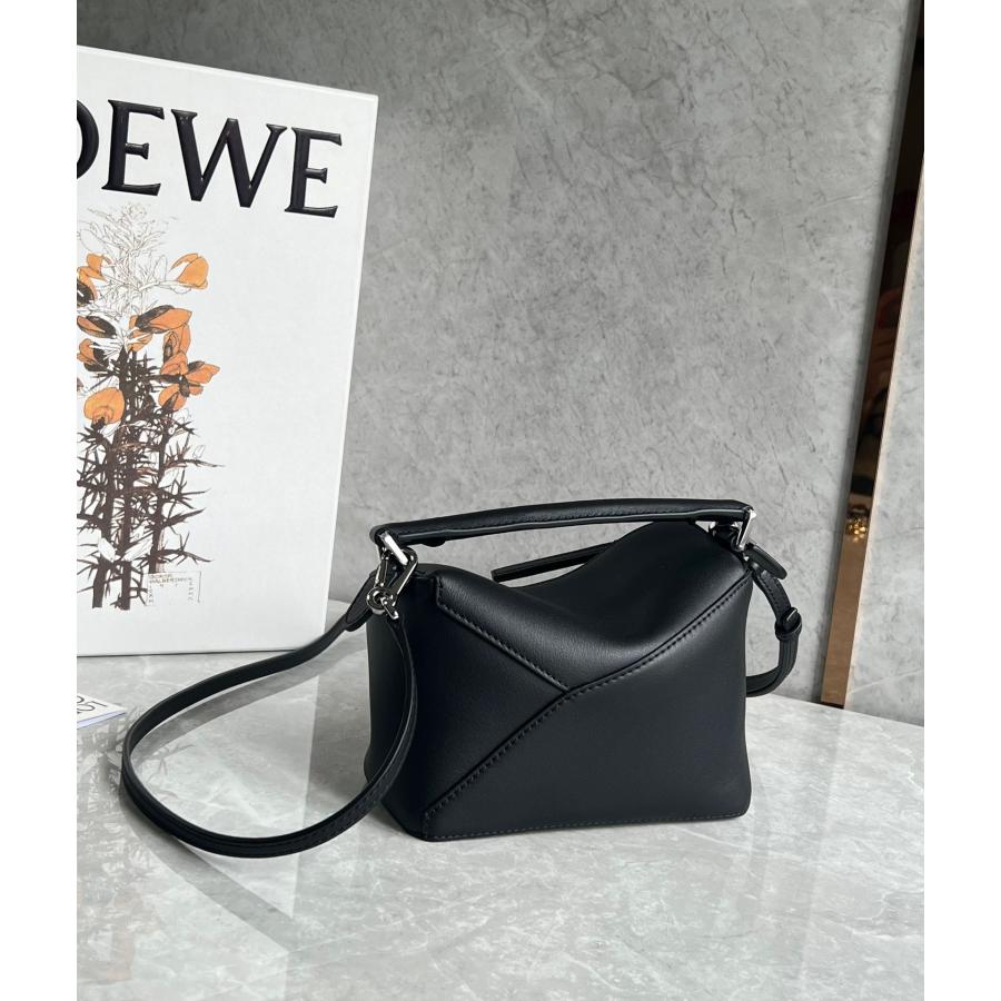 LOEWE ロエベ loewe レザー ショルダーバッグ 大人気 トートバッグ 2WAY ハンドバッグ パズル ミニ PUZZLE 新品 パズルバッグ ブランド レディース バッグ｜miyukigahara-store｜04