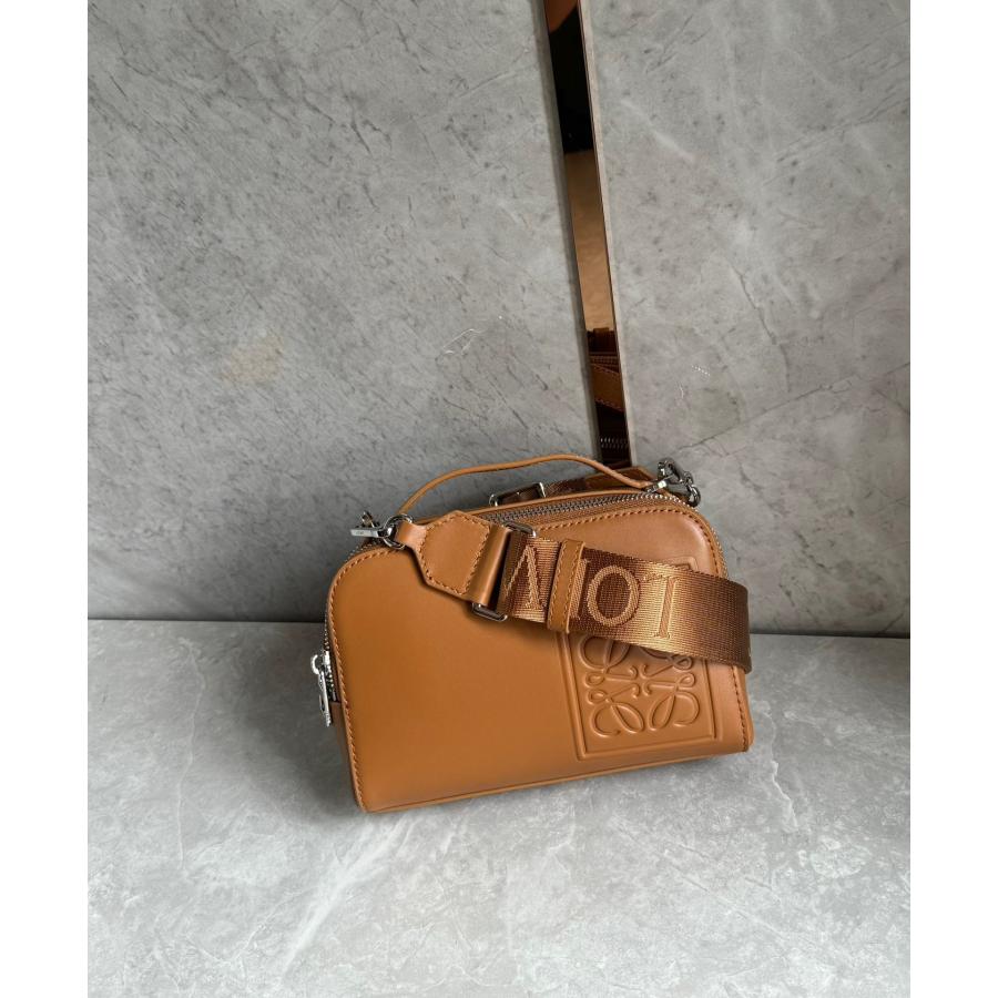LOEWE 大人気 ロエベ loewe カメラ クロスボディバッグ ミニ LOEWE 大人気 ロエベ loewe カメラ クロスボディバッグ ミニ