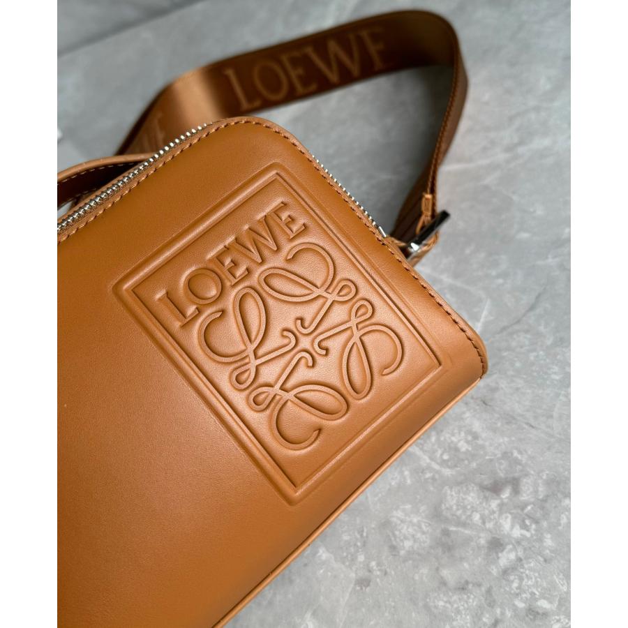 LOEWE 大人気 ロエベ loewe カメラ クロスボディバッグ ミニ LOEWE 大人気 ロエベ loewe カメラ クロスボディバッグ ミニ