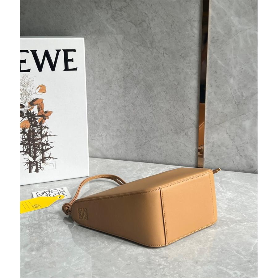 LOEWE ロエベ ハンモック ホーボー ミニ Hammock Hobo bag 3WAY LOEWE ロエベ ハンモック ホーボー ミニ Hammock Hobo bag 3WAY