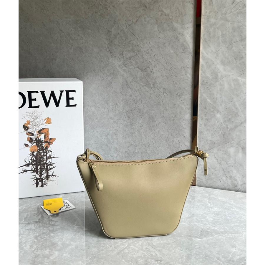 LOEWE ロエベ ハンモック ホーボー ミニ Hammock Hobo bag ３WAY 新品 クラシックカーフ ブランド レディース バッグ 通勤 プレゼント 2024新作｜miyukigahara-store｜22