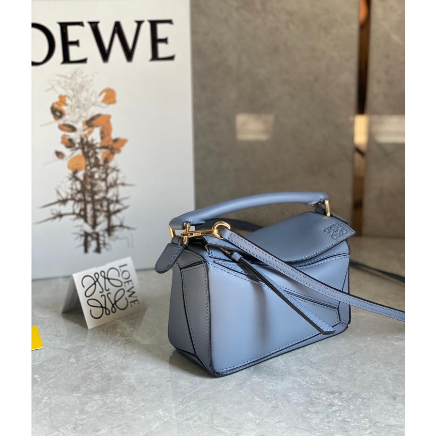 ○日本正規品○ ロエベ LOEWE ショルダーバッグ バッグ