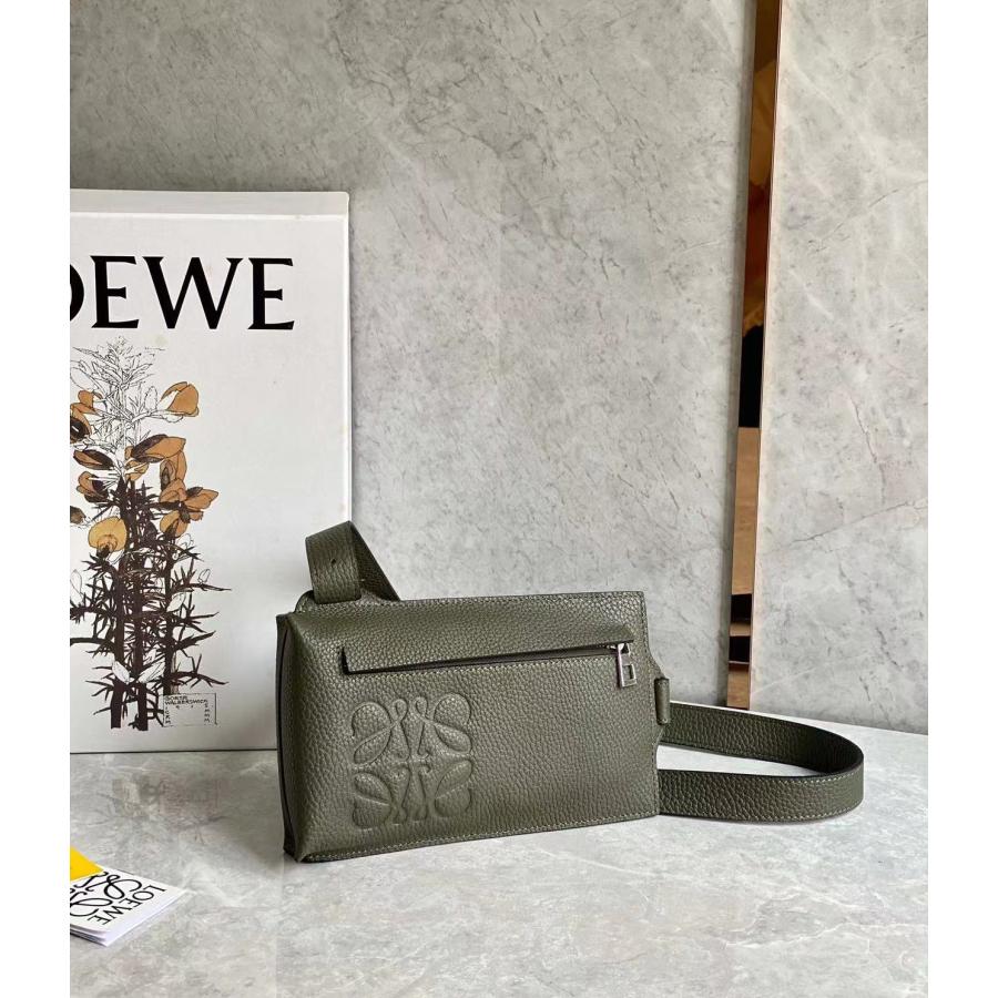 LOEWE ロエベ クロスボディバッグ メンズ バーティカル T LOEWE ロエベ クロスボディバッグ メンズ バーティカル T