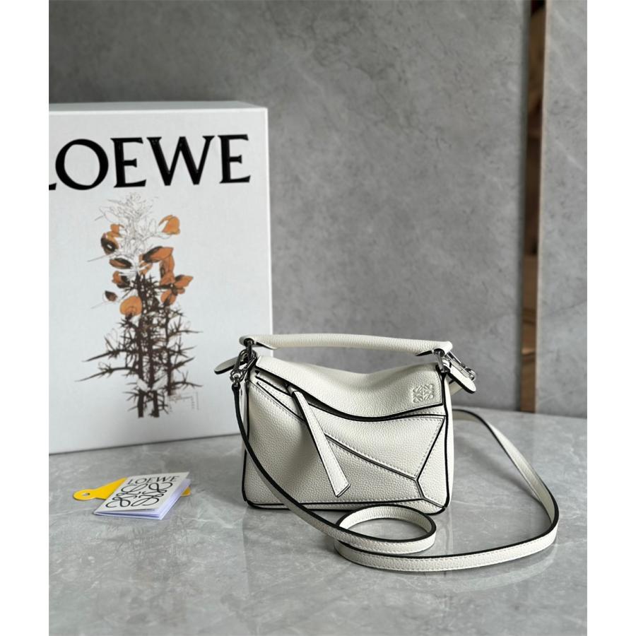 LOEWE ロエベ loewe レザー ショルダーバッグ 大人気 トートバッグ 2WAY ハンドバッグ パズル ミニ PUZZLE 新品 パズルバッグ ブランド レディース バッグ｜miyukigahara-store｜02