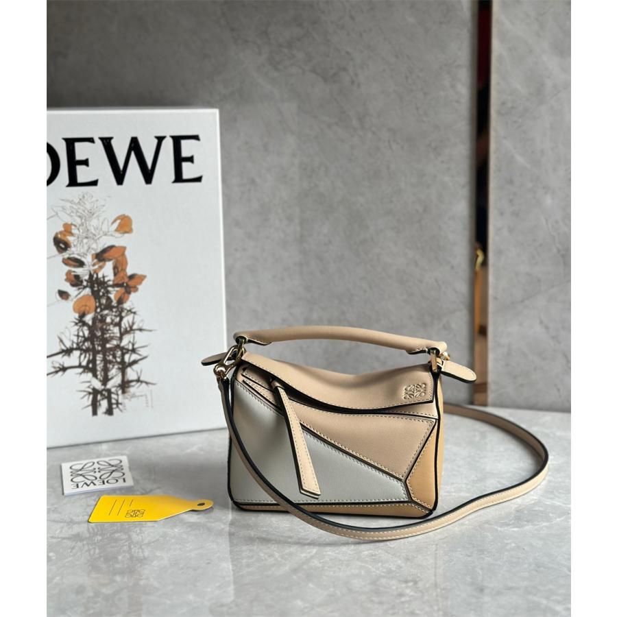 LOEWE ロエベ loewe レザー ショルダーバッグ 大人気 トートバッグ 2WAY ハンドバッグ パズル ミニ PUZZLE 新品 パズルバッグ ブランド レディース バッグ｜miyukigahara-store｜02