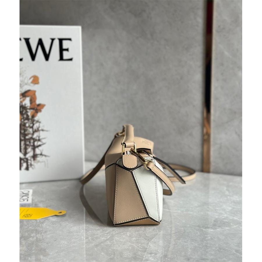 LOEWE ロエベ loewe レザー ショルダーバッグ 大人気 トート LOEWE ロエベ loewe レザー ショルダーバッグ 大人気 トート