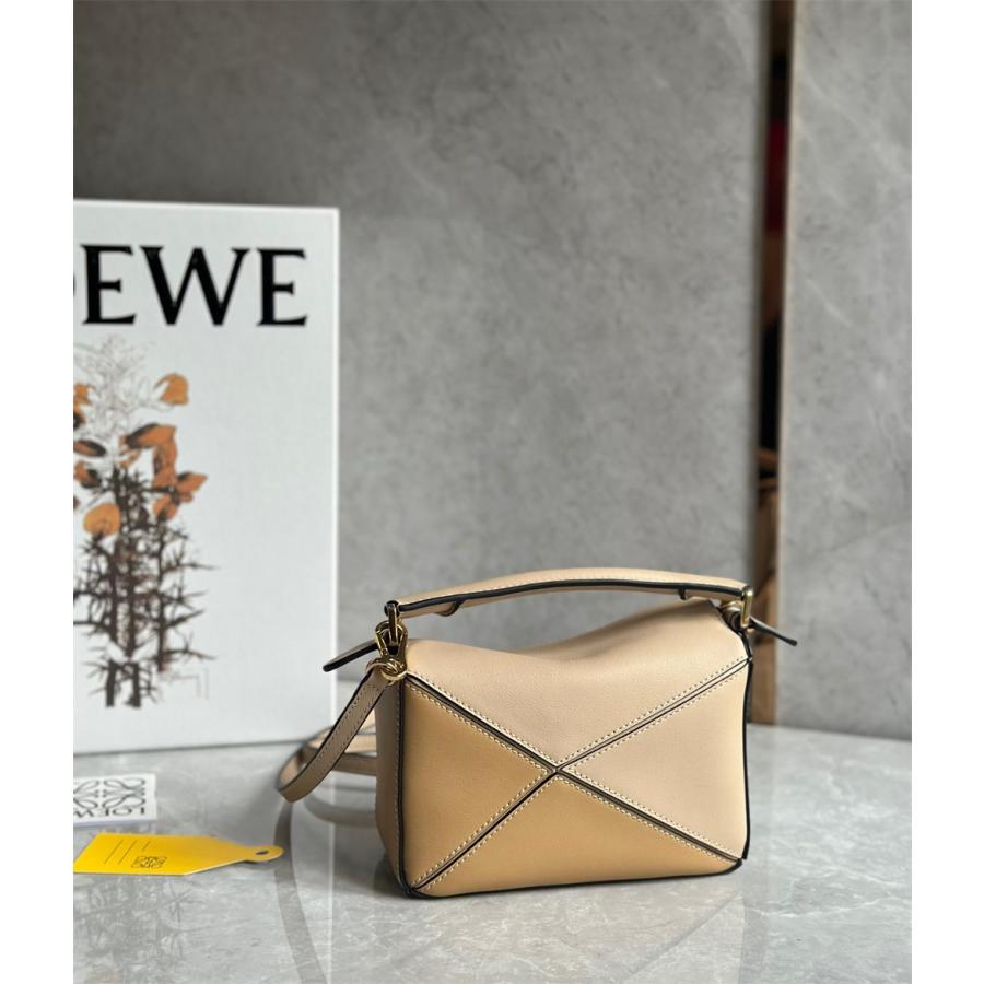 LOEWE ロエベ loewe レザー ショルダーバッグ 大人気 トートバッグ 2WAY ハンドバッグ パズル ミニ PUZZLE 新品 パズルバッグ ブランド レディース バッグ｜miyukigahara-store｜05