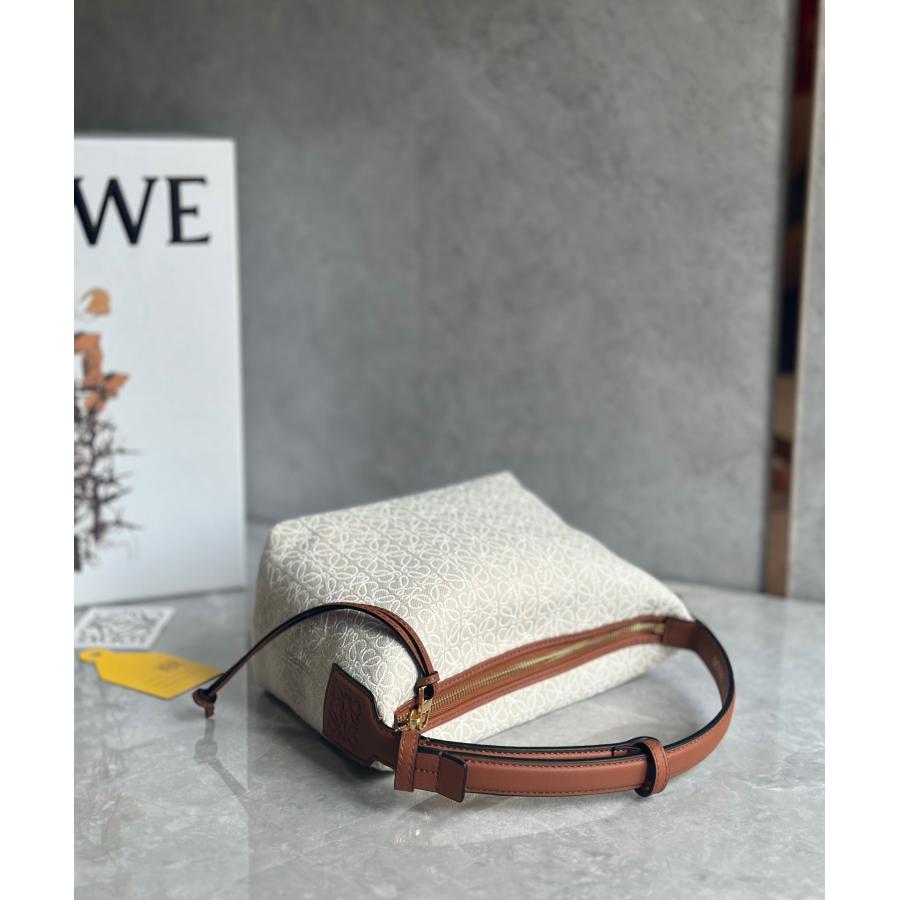 LOEWE ロエベ loewe レザー ハンドバッグ セール キュービィバッグ 大人気 アナグラム ジャガード スモール 新品 Sサイズ レディース バッグ 通勤 プレゼント｜miyukigahara-store｜04