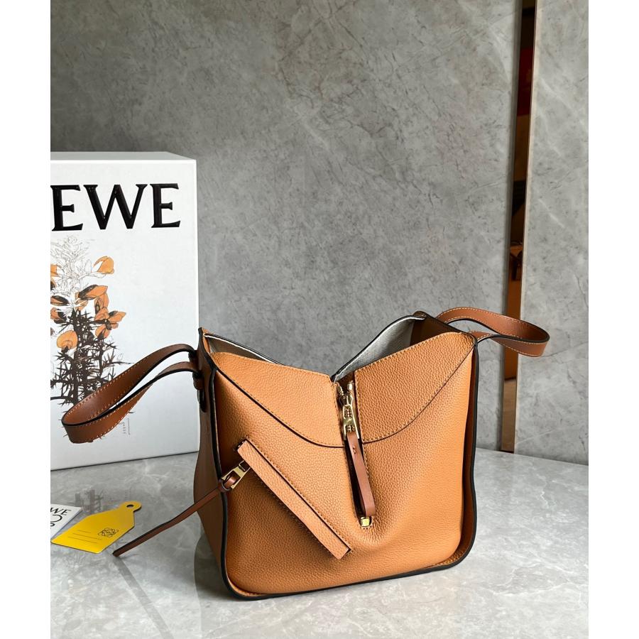 LOEWE ロエベ loewe ハンモック ドローストリングバッグ ミニ クラシックカーフ HAMMOCK BAG MINI ブラウン ブランド  レディース バッグ 2023新作