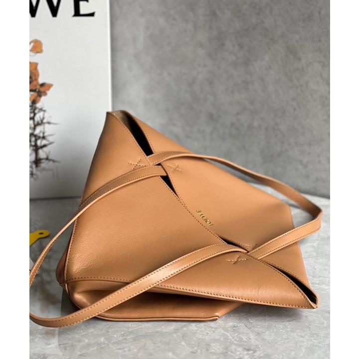 大人気 LOEWE ロエベ loewe パズルフォルド トート ミディアム（シャイニーカーフ）puzzle fold bag ブランド レディース バッグ 2024新作｜miyukigahara-store｜08