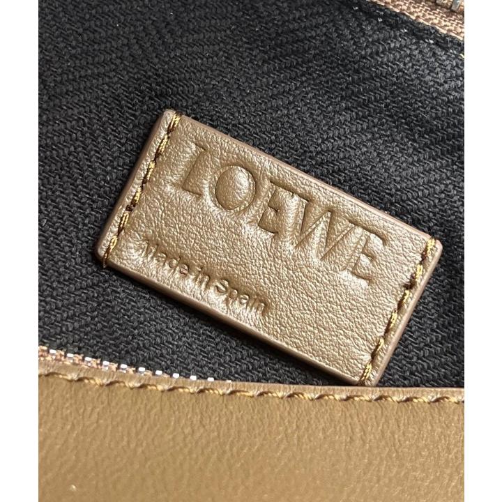 LOEWE 大人気 ロエベ loewe キュービィ クロスボディバッグ LOEWE 大人気 ロエベ loewe キュービィ クロスボディバッグ