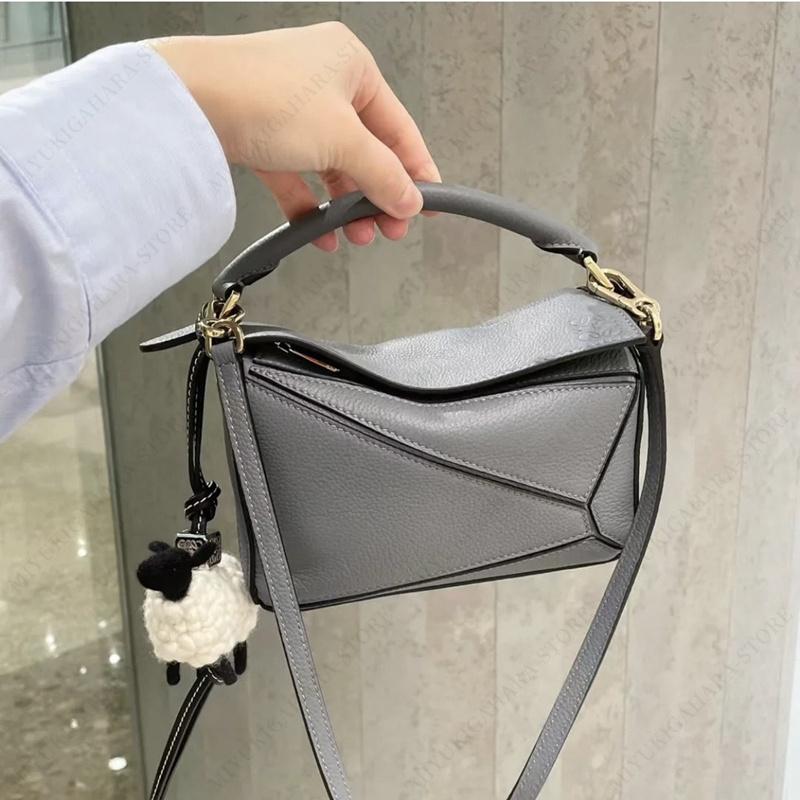 LOEWE セール ロエベ loewe レザー ショルダーバッグ トート LOEWE セール ロエベ loewe レザー ショルダーバッグ トート