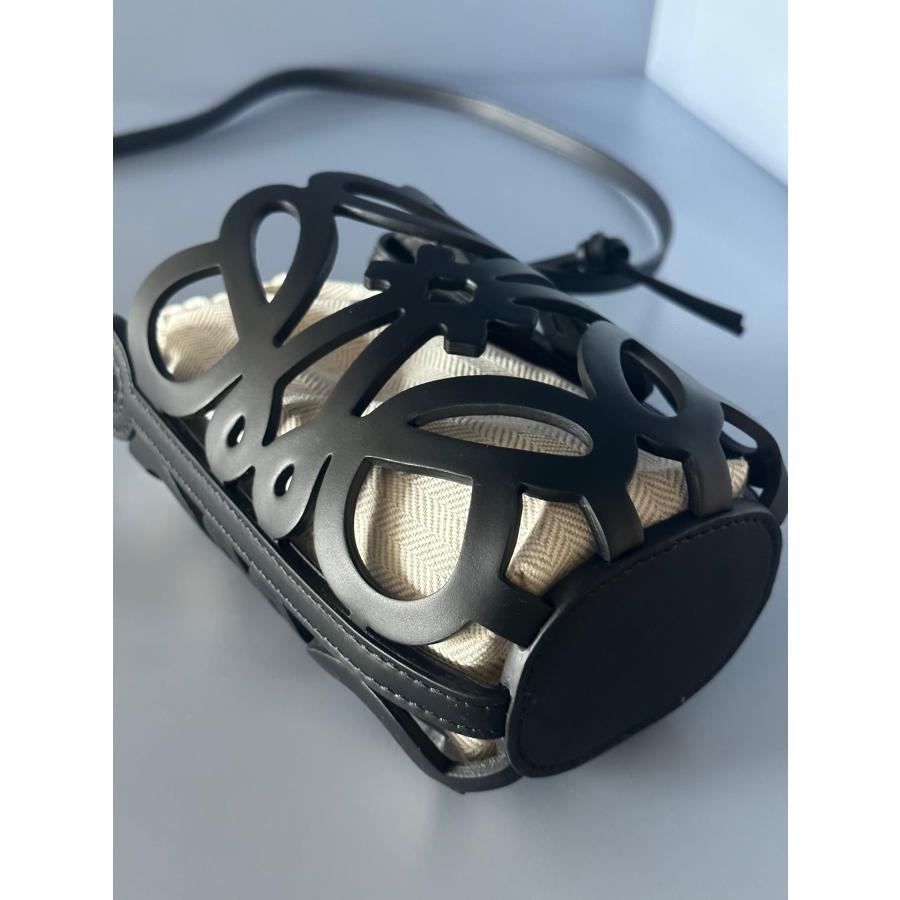 LOEWE 大人気 ロエベ loewe アナグラムカットアウト ポケット LOEWE 大人気 ロエベ loewe アナグラムカットアウト ポケット