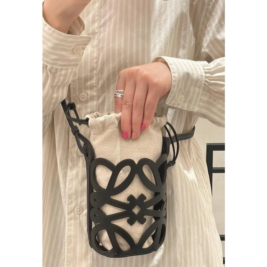LOEWE 大人気 ロエベ loewe アナグラムカットアウト ポケット LOEWE 大人気 ロエベ loewe アナグラムカットアウト ポケット