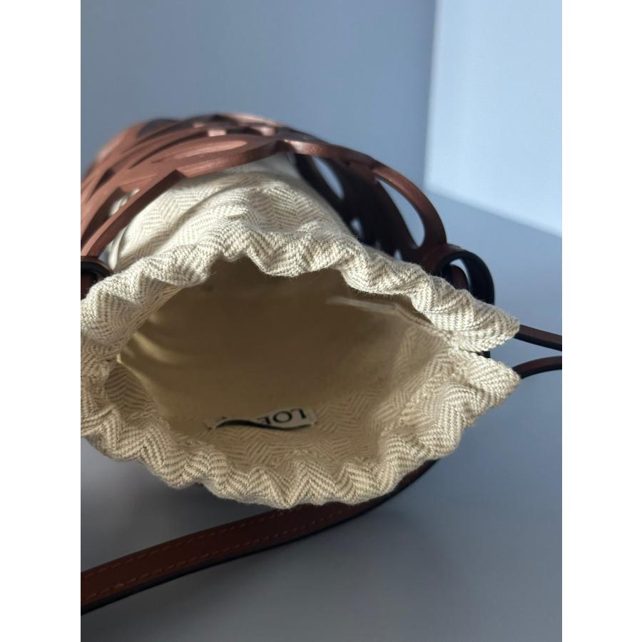 LOEWE 大人気 ロエベ loewe アナグラムカットアウト ポケット LOEWE 大人気 ロエベ loewe アナグラムカットアウト ポケット