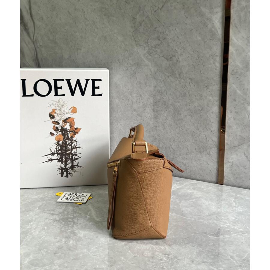LOEWE ロエベ loewe レザー ショルダーバッグ トートバッグ 2WAY LOEWE ロエベ loewe レザー ショルダーバッグ トートバッグ 2WAY