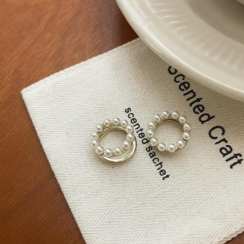 イヤーカフス レディース パール パールイヤーカフス 小ぶり 小さめ レディース ゴールド オフィス 仕事用 かわいい 可愛い 韓国 リバーシブル 重ね付け |  | 04