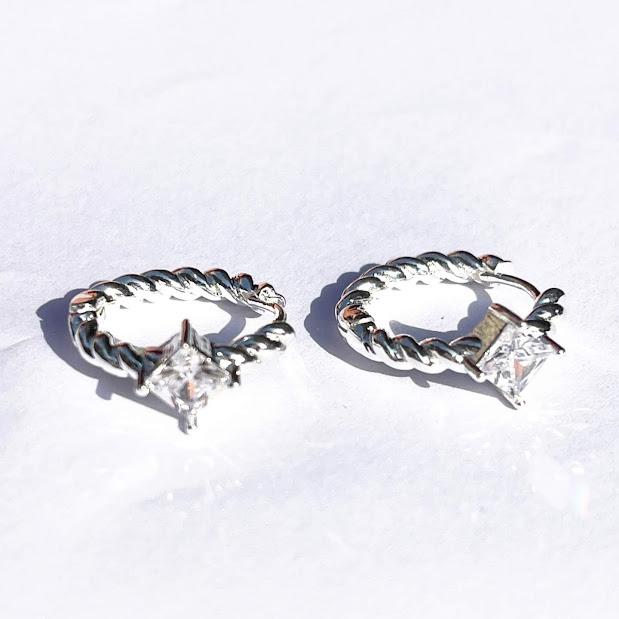 フープピアス メンズ ピアス おしゃれ 金属アレルギー対応 ねじりフープピアス クリスタル テテ ジミン着用 KPOP レディース 韓国アイドル BTS エメラルド 太め |  | 05