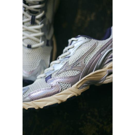 MIZUNO ミズノ公式 WAVE RIDER 10 ユニセックス オフホワイト MIZUNO ミズノ公式 WAVE RIDER 10 ユニセックス オフホワイト