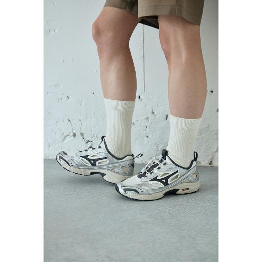 ミズノ公式  ミズノ直営限定 MXR SANDAL シルバーxブラック ユニセックスの画像