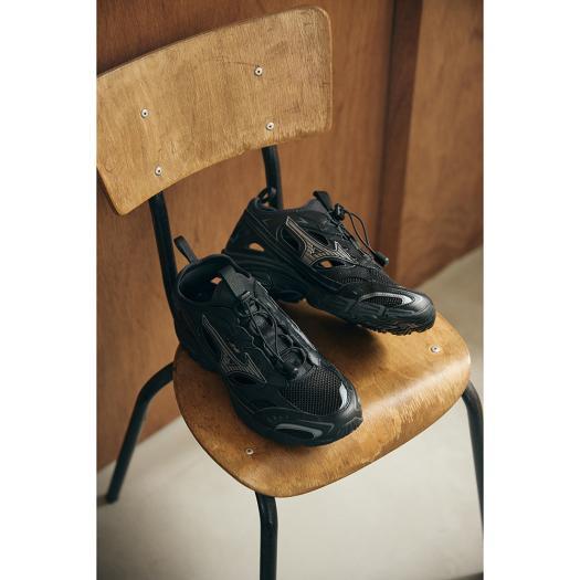 ミズノ公式  ミズノ直営限定 MXR SANDAL ブラック ユニセックスの画像