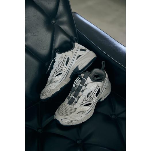 ミズノ公式  ミズノ直営限定 MXR SANDAL グレー ユニセックスの画像