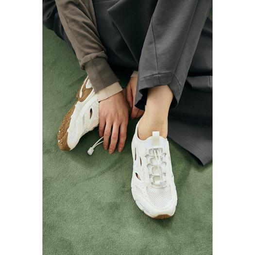 ミズノ公式  ミズノ直営限定 MXR SANDAL アイボリーxホワイト ユニセックスの画像