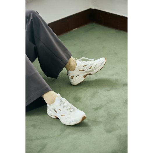 ミズノ公式  ミズノ直営限定 MXR SANDAL アイボリーxホワイト ユニセックスの画像