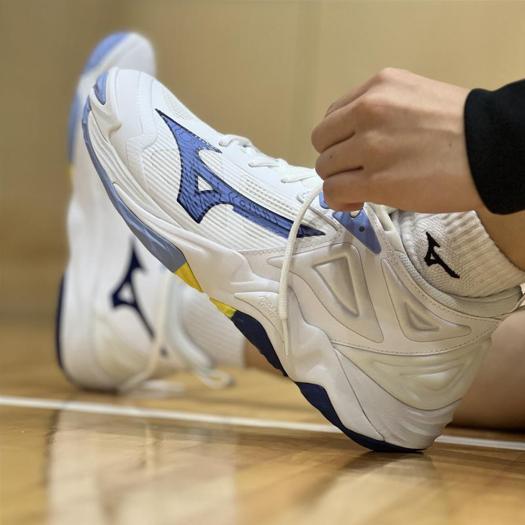 MIZUNO ミズノ公式直営店限定 ウエーブモーメンタム 3 MIZUNO ミズノ公式直営店限定 ウエーブモーメンタム 3