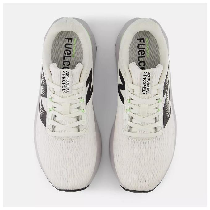 New Balance（ニューバランス） FuelCell Propel v5（WFCPRCG5B