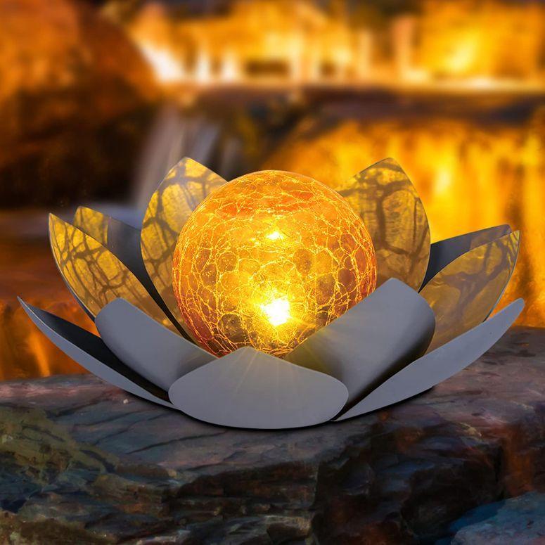 ロータス LEDソーラーライト HUAXU Solar Lights Outdoor ， Garden Decor ， Amber Crackle Globe Glass Lotus Decoration，Waterproof Gray Metal Flower Light f