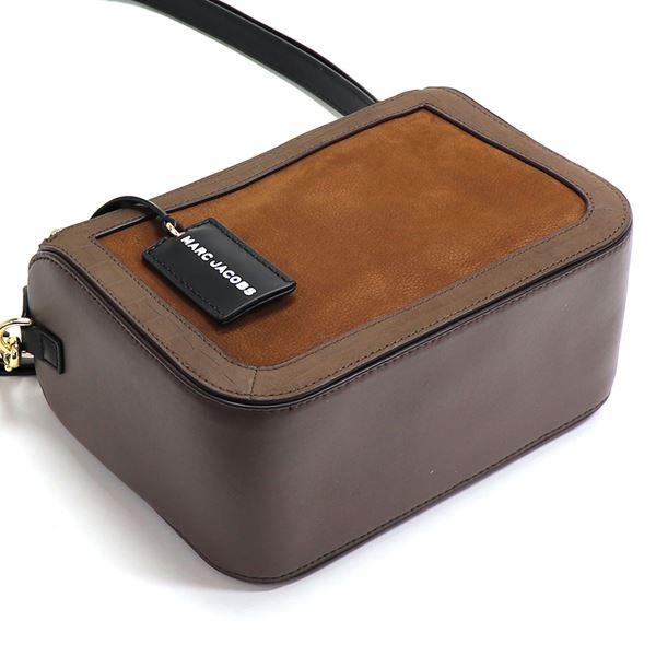 MARC JACOBS ブラウン ショルダーバッグ　美品 MARC JACOBS（マーク・ジェイコブス） ショルダーバッグ レディース