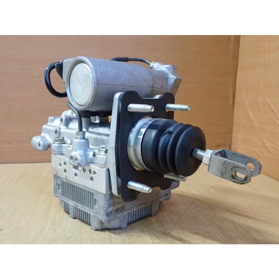 H24 プリウスα ZVW41W ブレーキマスター/マスターシリンダーの画像