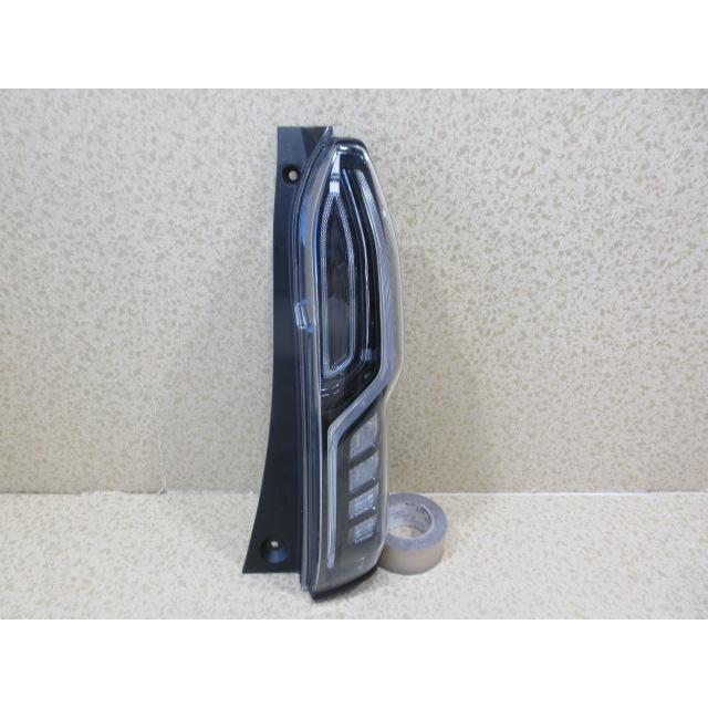 良品 ホンダ N BOX カスタム JF3 純正 右 テール ランプ 刻印：Y
