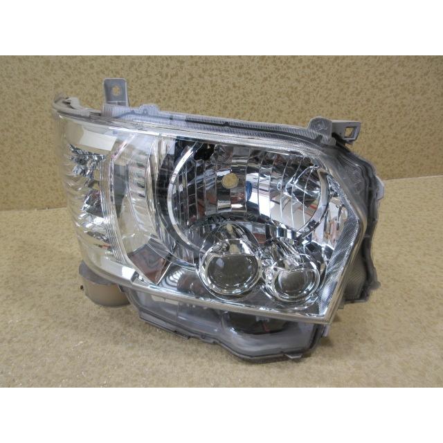 良品 トヨタ ハイエース 200系 4型/5型/6型 純正 LED 右 ヘッドライト 